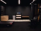 Jest tu kameralna strefa fitness z siłownią i sprzętem do ćwiczeń