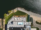 Resort jest zjawiskowo położony wprost nad Jeziorem Żywieckim