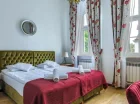 Do dyspozycji gości przygotowano eleganckie pokoje