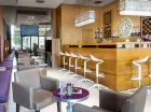 Jest także hotelowy lobby bar