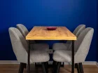 W apartamencie jest także wygodny kącik jadalniany