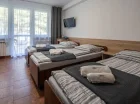 Zakwaterowanie odbywa się w pokojach rodzinnych typu 2+1 lub 2+2