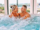 Przez cały rok, niezależnie od pogody można zrelaksować się w jacuzzi