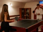 W pokoju gier można zagrać w ping ponga i bilard