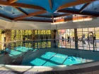 Sercem strefy wellness jest kryty basen, są tu także sauny i jacuzzi