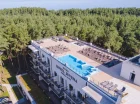 Hotel znajduje się w pierwszej linii zabudowy