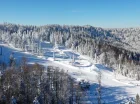 Obok hotelu mieści się ośrodek narciarski Czarny Groń