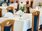 Śniadania i obiadokolacje są podawane w restauracji bufetowej
