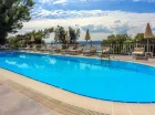 Hotel posiada basen zewnętrzny i wewnętrzny