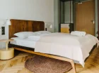 W każdym pokoju jest lodówka i zestaw do parzenia kawy i herbaty