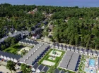 Rodzinny kompleks domów, apartamentów i basenów bardzo blisko morza