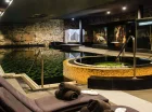 Hotel posiada strefę wellness z krytym basenem