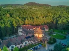 Hotel Centuria w Ogrodzieńcu na Jurze Krakowsko-Częstochowskiej