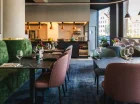 Wyróżnikiem hotelu jest świetna restauracja z widokiem na centrum Wrocławia