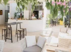 W hotelu znajduje się także przyjemny drink bar