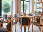 Wnętrza restauracji są stylowo zaaranżowane