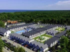 Resort jest położony ok. 400 m od plaży