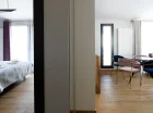 Apartament penthouse z tarasem posiada osobną sypialnię