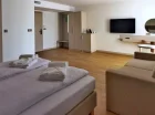 Dodatkowo w pokojach studio znajduje się minibarek