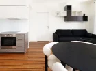 Każdy apartament posiada wyposażony aneks kuchenny