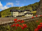Hotel oferuje magiczny widok na ruiny Zamku Vrszateckiego