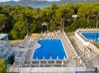 Hotel Adria**** posiada 2 baseny zewnętrzne, zjeżdżalnię i brodzik dla dzieci
