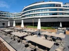 W pogodne dni hotel oferuje rozległą strefę relaksu