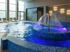 Baseny wyposażono w masażery wodne i gejzery