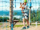 Latem resort oferuje największy w Karkonoszach park linowy (otwarty latem 2023)