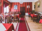 Śniadania i obiadokolacje są podawane w sali restauracyjnej