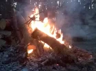 Na terenie ośrodka bywa rozpalane ognisko