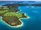 Veli Brijun to największa wyspa archipelagu Brijuni, leży na wysokości Istrii