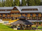 Budynek hotelowy jest komfortowy i nowoczesny