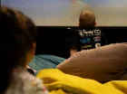 Dzieci obejrzą tu na dużym, wygodnym ekranie popularne bajki
