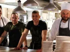 O podniebienia gości dba doświadczona załoga