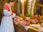 Na gości czekają posiłki w formie bufetu