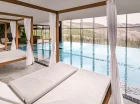 Hotel wyróżnia dwupoziomowa strefa spa z widokiem na góry