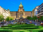 Hotel jest położony 500 m od Muzeum Narodowego przy Placu Wacława