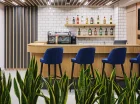 W hotelu jest też bar
