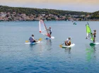 Można wypożyczyć m.in. deski do SUP, sprzęt do windsurfingu, rowerki wodne