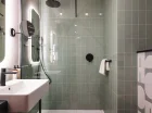 Każdy pokój ma nowoczesną łazienkę