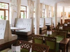 Sala restauracyjna jest przestronna