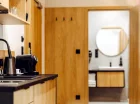 Apartament junior suite 2+4 także ma wyposażony aneks kuchenny