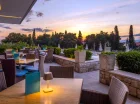 Zachód słońca na jednym z hotelowych tarasów