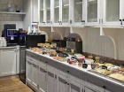 Śniadanie jest organizowane w formie bogatego bufetu