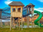 Popularnością cieszy się także pomysłowy plac zabaw