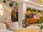 Hotelowa restauracja oferuje dania kuchni całego świata