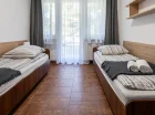 Pokoje wyremontowano w 2022 roku, we wszystkich są pojedyncze łóżka