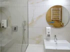 Łazienki, tak jak apartamenty, są nowoczesne i komfortowe