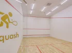 Jest także boisko do squasha